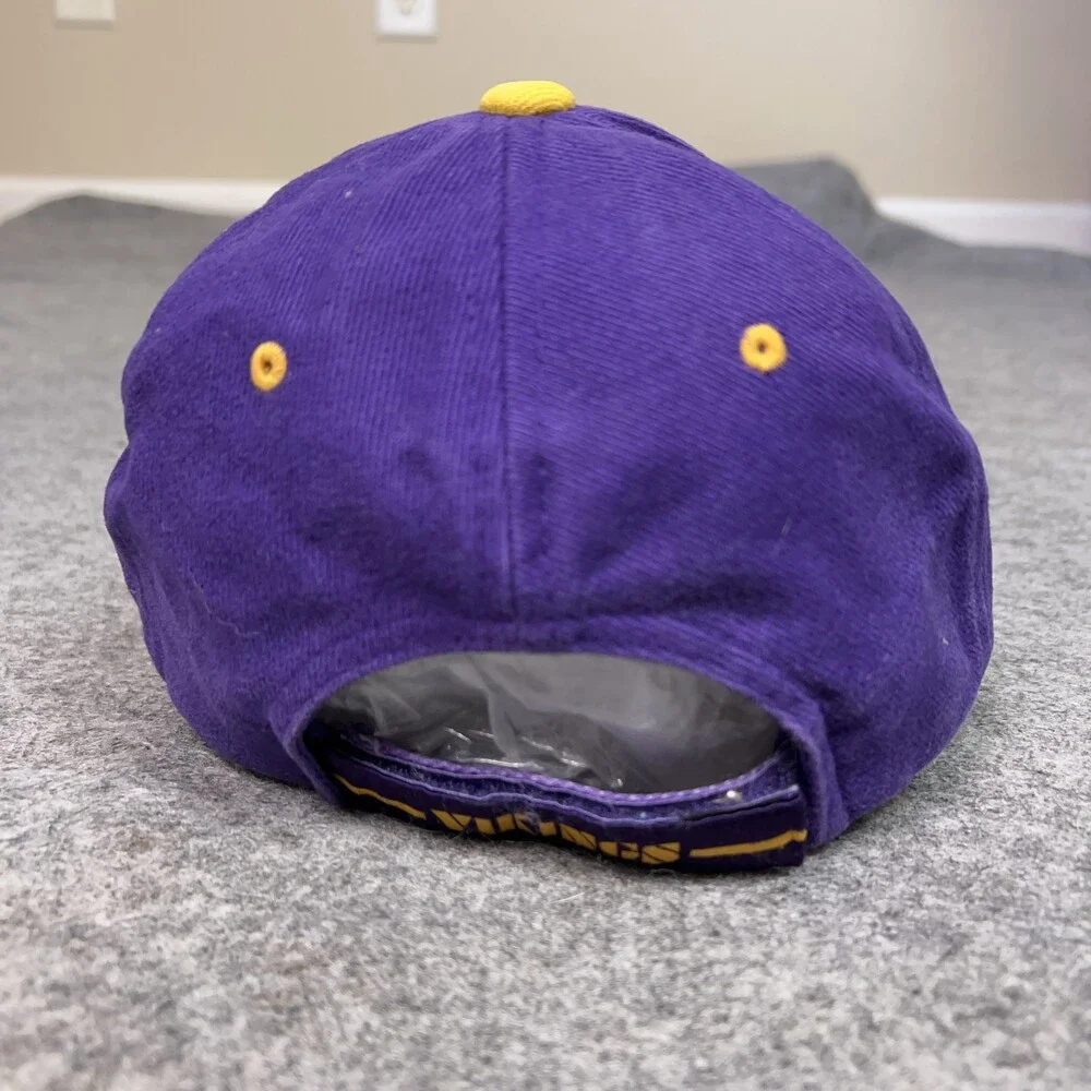 Minnesota Vikings Hat Cap Strap Back Purple Yellow‎ One Size NFL Football Mens